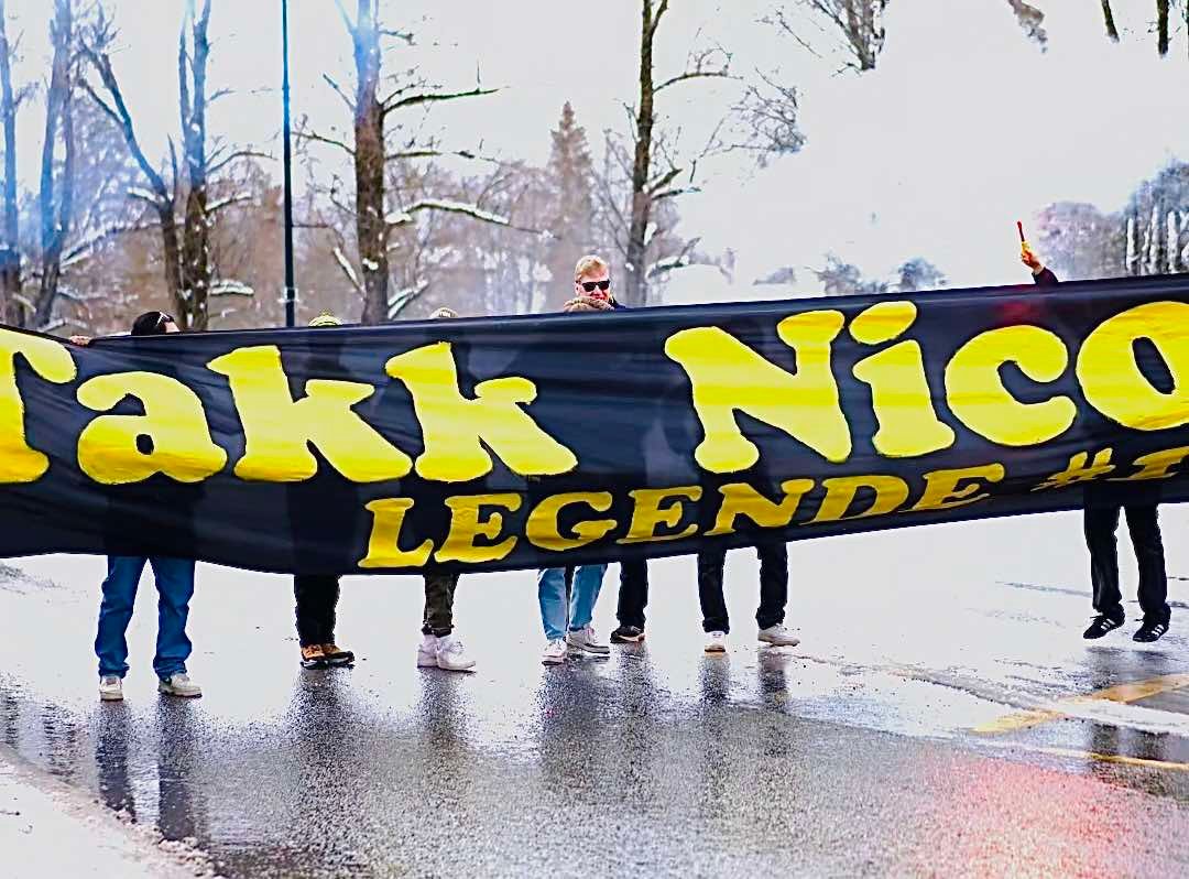 Nicolai er høyt verdsatt i hele klubben - her hedret av supporterne for sin lojalitet til klubben tidligere i år.